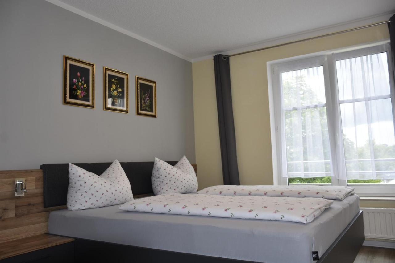 Hotel Garni Am Klostermarkt เพลาเอิน ภายนอก รูปภาพ