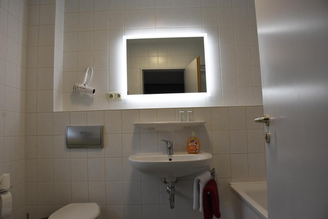 Hotel Garni Am Klostermarkt เพลาเอิน ภายนอก รูปภาพ