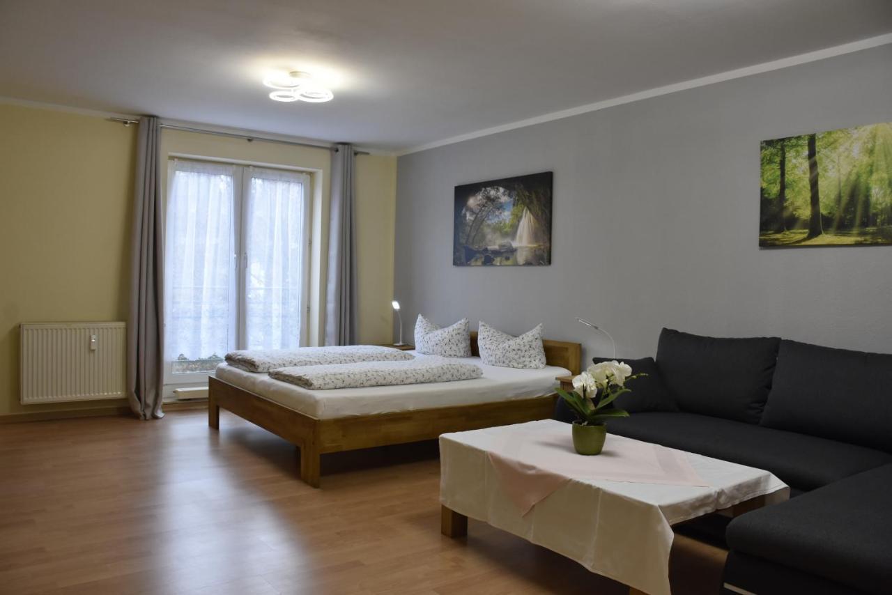 Hotel Garni Am Klostermarkt เพลาเอิน ภายนอก รูปภาพ