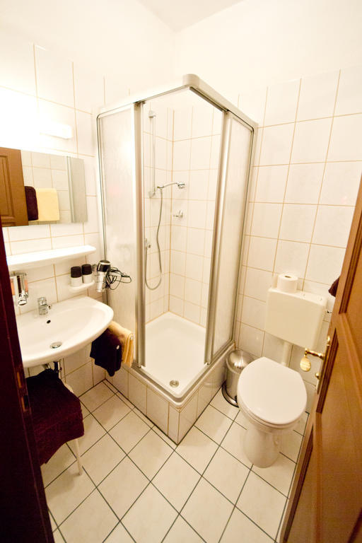 Hotel Garni Am Klostermarkt เพลาเอิน ห้อง รูปภาพ